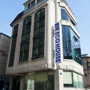 Myeongdong Ecohouse Pensión